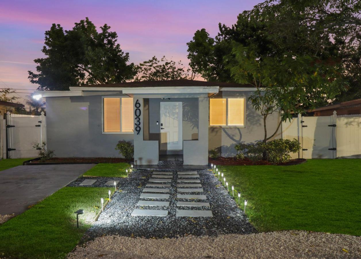 Spacious And Luxurious Home Centrally Located Between Miami And Ft. Lauderdale Miramar Extérieur photo