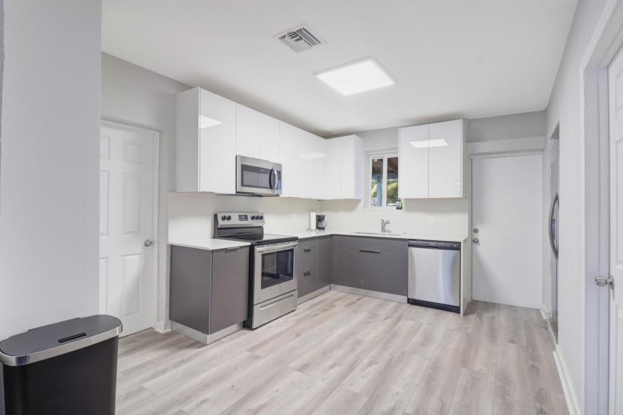 Spacious And Luxurious Home Centrally Located Between Miami And Ft. Lauderdale Miramar Extérieur photo