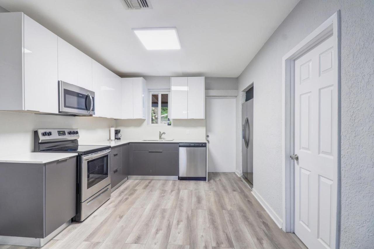 Spacious And Luxurious Home Centrally Located Between Miami And Ft. Lauderdale Miramar Extérieur photo